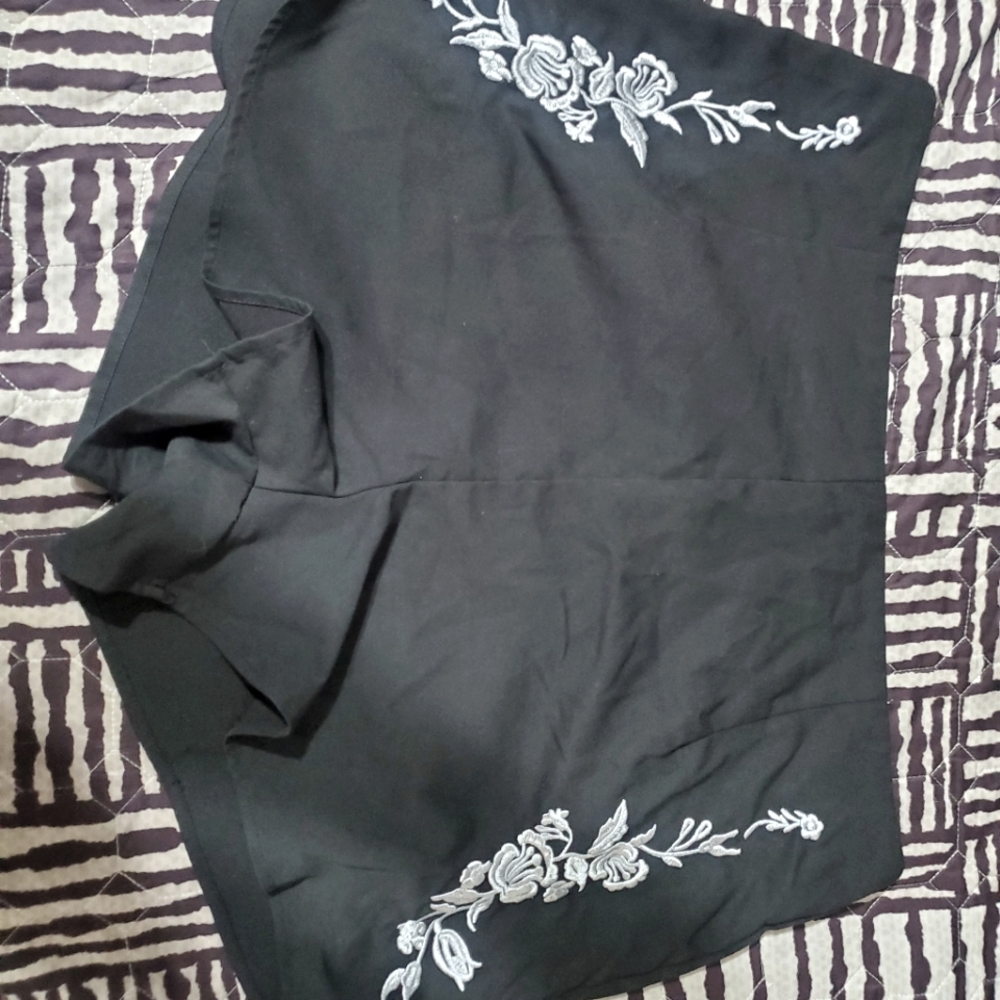 Embroidered shorts